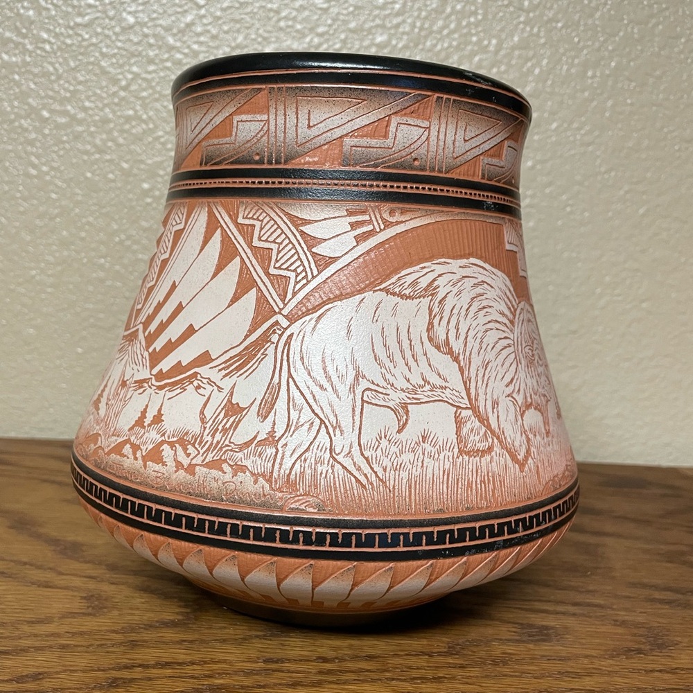 Navajo Native American Etched Buffalo Vase Art Pottery Decor James Benally